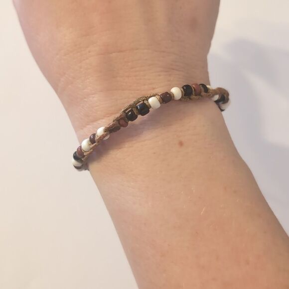 781 Brown Black and White‎ Beaded Adjustable Slider Bracelet - Picture 1 of 4